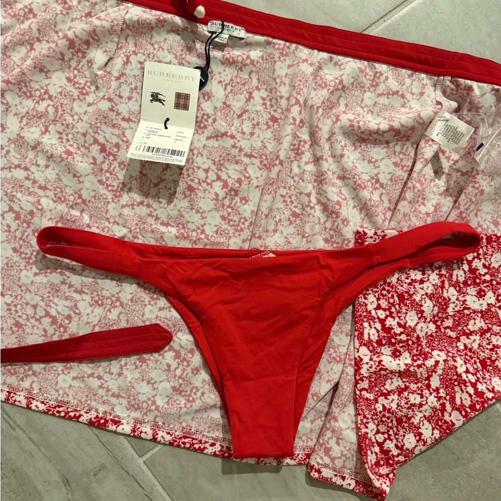 New 💯 % authentic Burberry swimming suit. Size L. - Picture 6 of 9